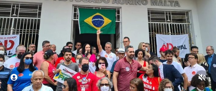 Ato em devesa da democracia na sede antiga da OAB em Maceió