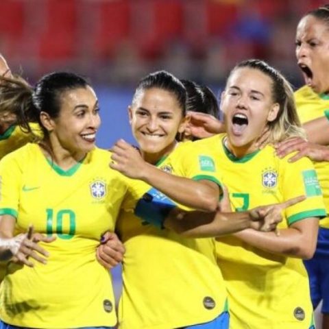 Seleção Brasileira Feminina de Futebol tem em Marta sua grande referência