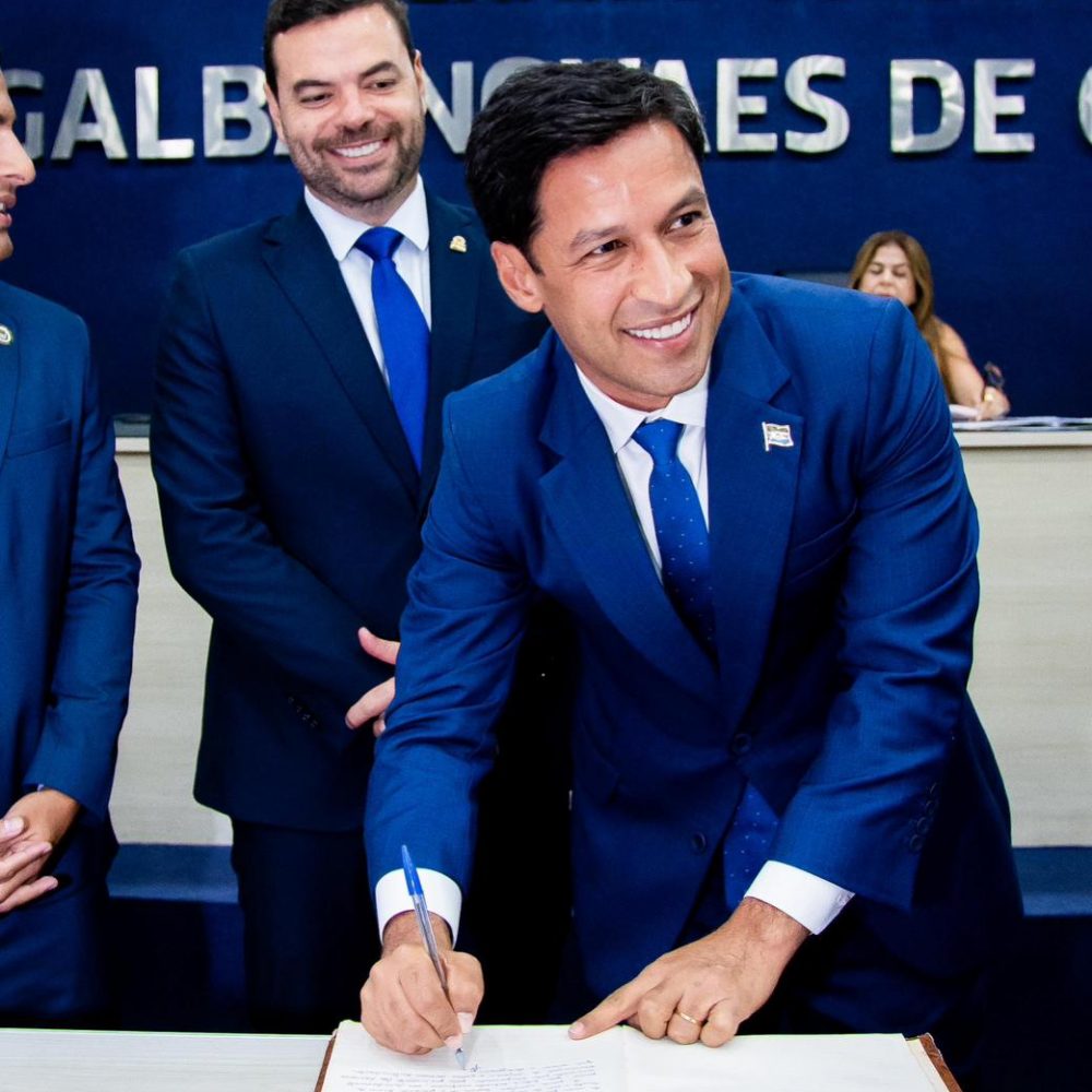 Rodrigo Cunha toma posse como novo prefeito de Maceió