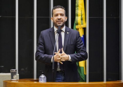 André Janones: comandante do Exército de Lula