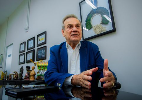 Ronaldo Lessa anunciou nesta sexta-feira (9) a renúncia ao cargo de vice-governador de Alagoas. A decisão tem efeito imediato.